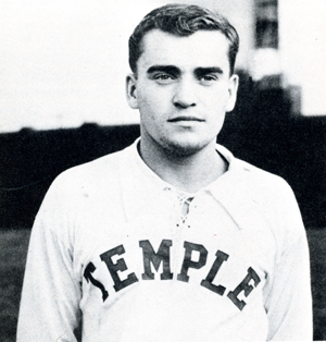 Walt Chyzowych when he played at Temple.