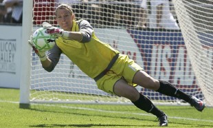 USWNT goalkeeper Barnhart signs with Independence