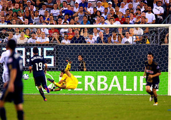 Photo By Earl Gardner