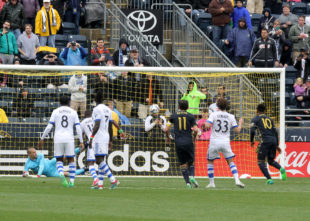 News roundup: Union blow big lead, El Clasico excitement, and more