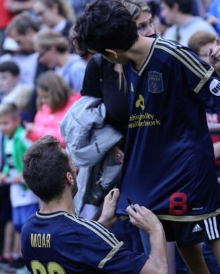 Santi Moar embraces the fans after a grueling 1-1 draw.
