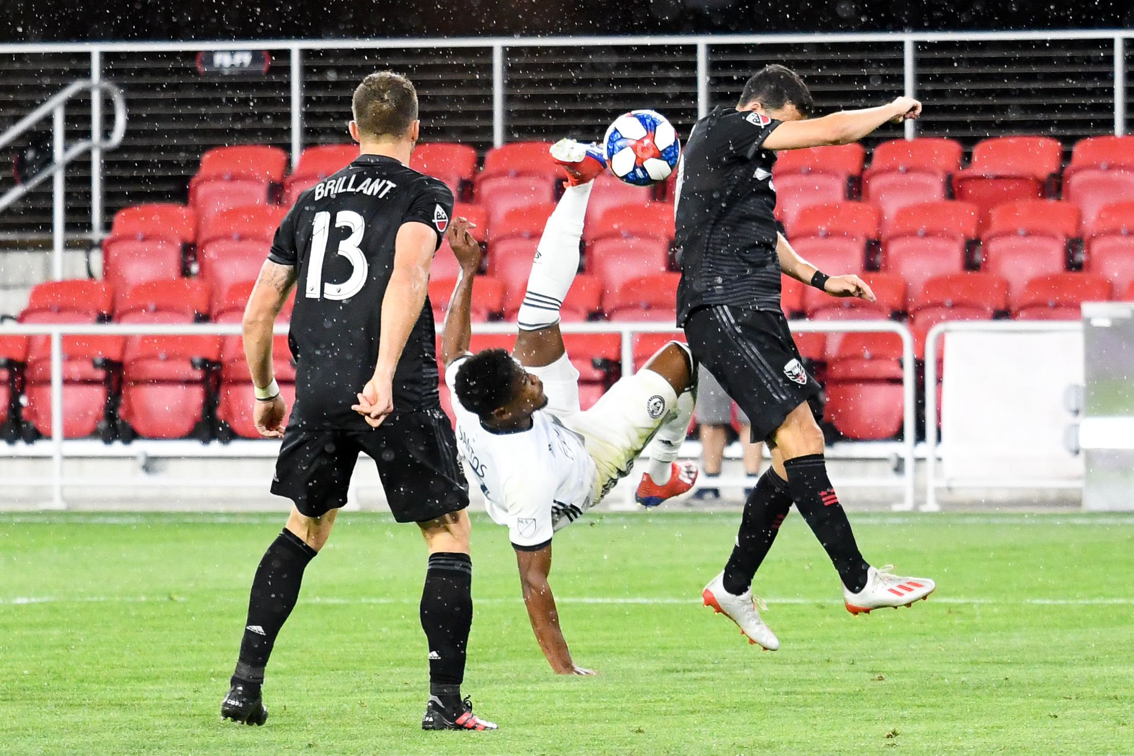 Sergio Santos attempts a bicycle kick for a goal in overtime.