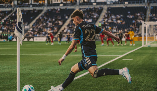 San Diego buys David Vazquez from Philadelphia